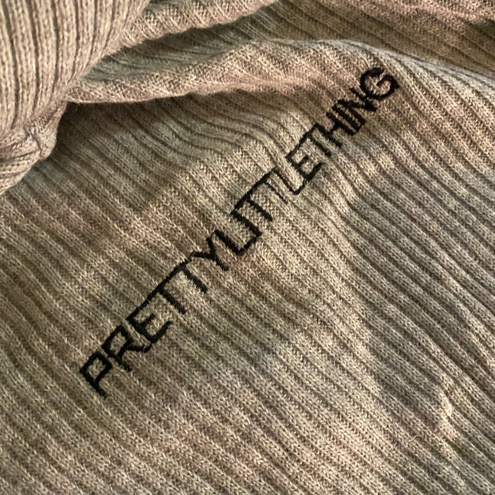 Pretty Little Thing Sweater Dress size (XL)